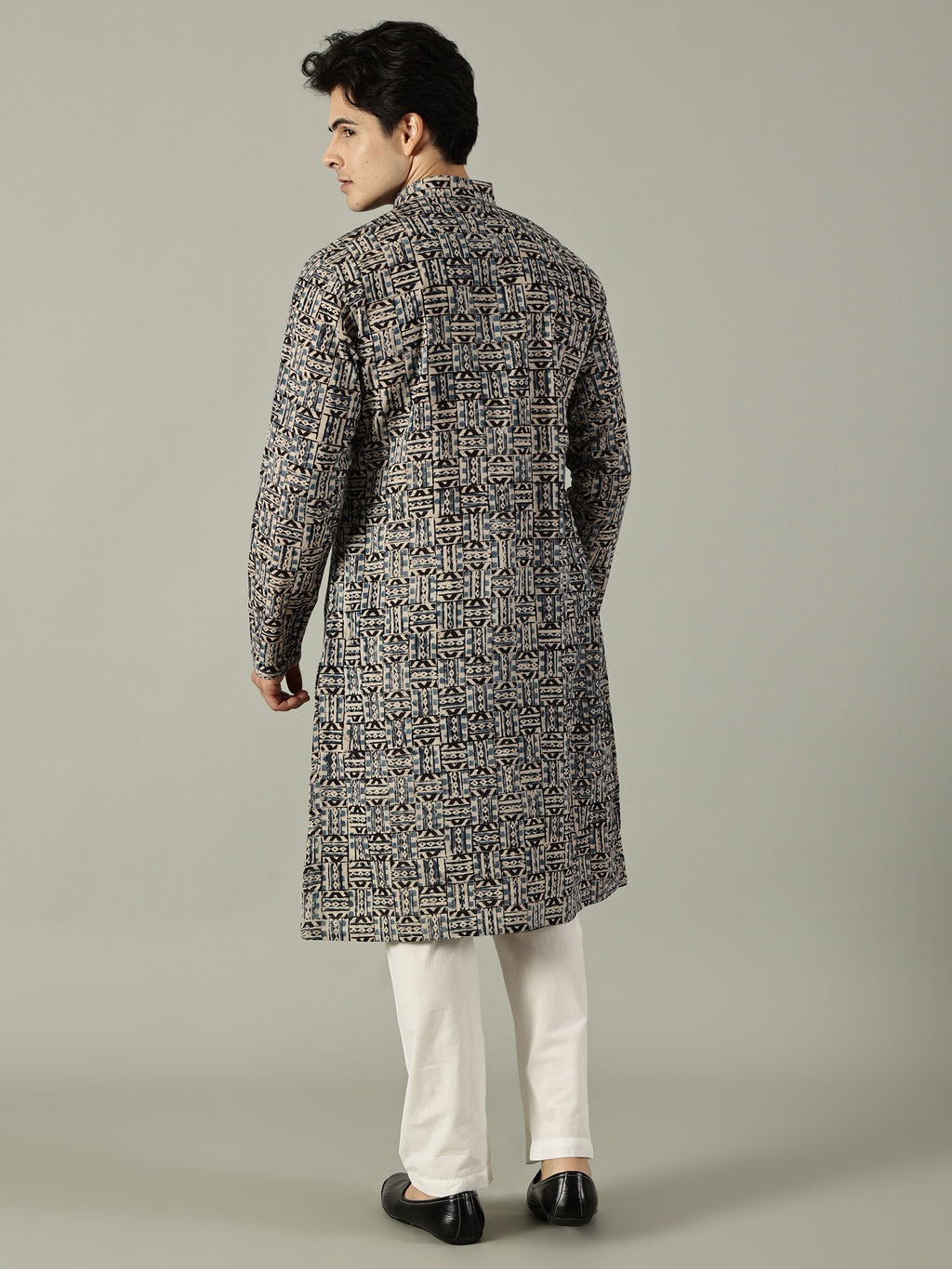 KuJee Crafts Men's Cotton Kalamkari Fabric Kurta with Blue Base.