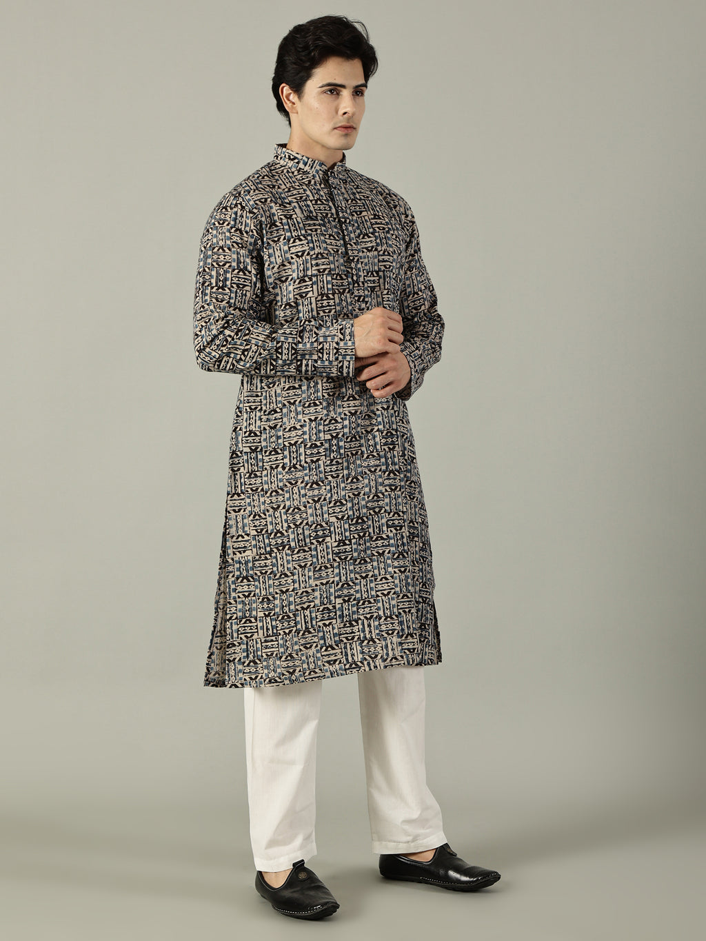 KuJee Crafts Men's Cotton Kalamkari Fabric Kurta with Blue Base.