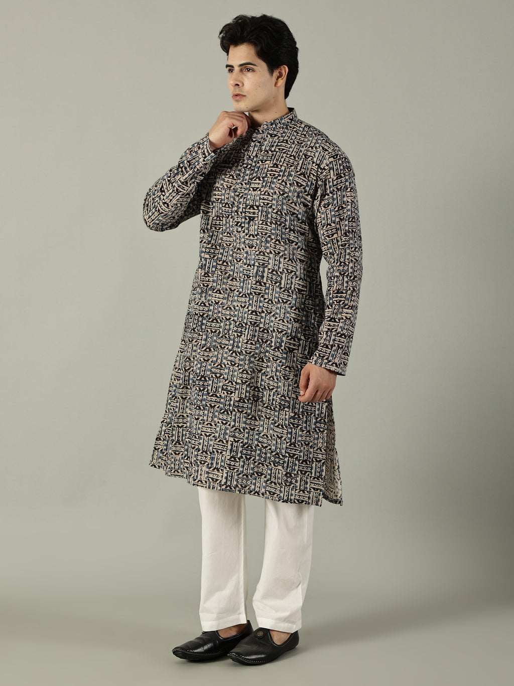 KuJee Crafts Men's Cotton Kalamkari Fabric Kurta with Blue Base.